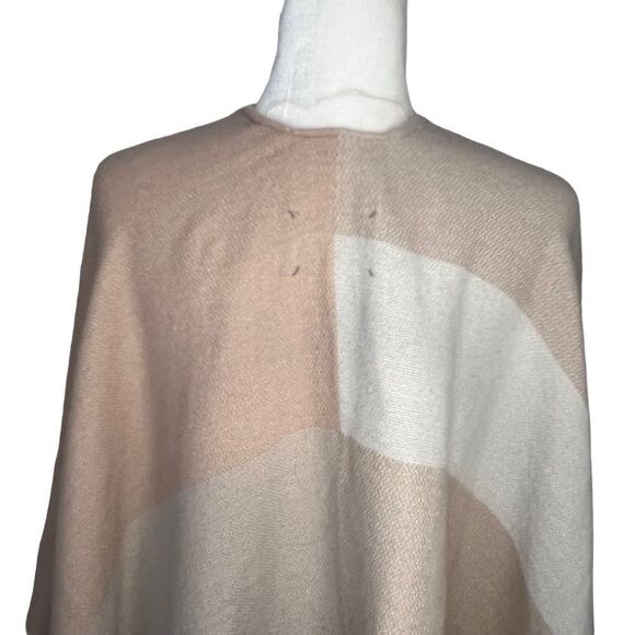 Soia & Kyo Beige and Cream Wrap. Never Worn!! One Size. - Picture 5 of 9